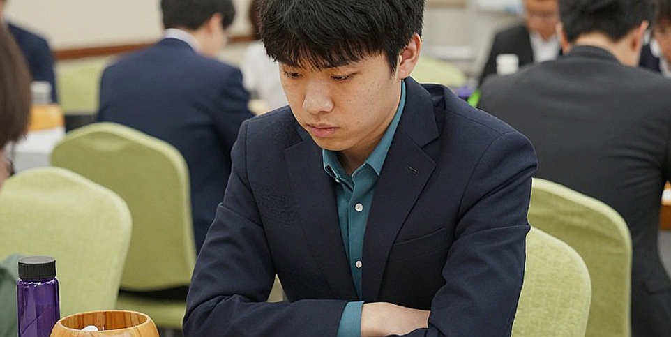 Olympiad cờ vua: Gukesh đánh bàn 4 cho Ấn Độ, Humpy dẫn đội nữ — một quyết định cần đọc bằng dữ liệu
